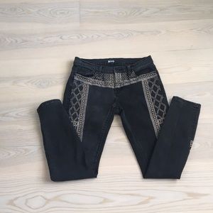 BDG Denim 28 W & 29 L Midrise Embroidered Twig Ankle